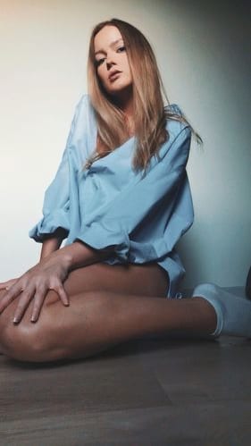 Alina OnlyFans ヤング 3